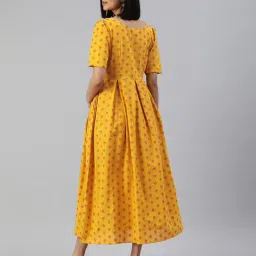 swishchick Women Floral Fit and Flare Dress image 3