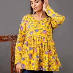 svaraa Women Floral Print Flared Tunic image 3