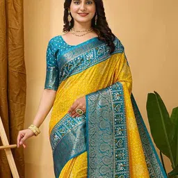 saree mall Women Printed Saree with Contrast Border image 3