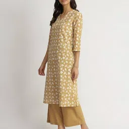 pink fort Women Floral Suit Set image 3