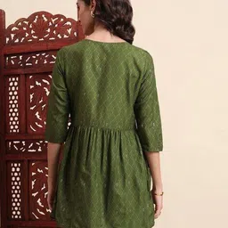 aayumi Women Printed A-Line Kurti image 3