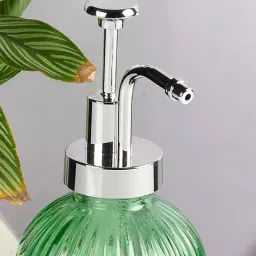 kookee Ribbed Bathroom Dispenser image 3