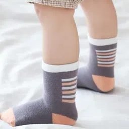 beach curve Boys Pack of 5 Striped Ankle-Length Socks image 3