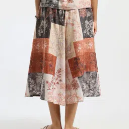 svrnaa by azorte Floral Print Mid-Rise Flared Culottes image 3