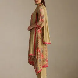 soch Women Floral Print Straight Kurta Suit Set image 3