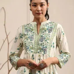 svaraa Women Floral Print A-Line Tunic image 3