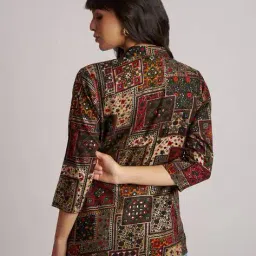 berrybird Women Floral Print Regular Fit Tunic image 3