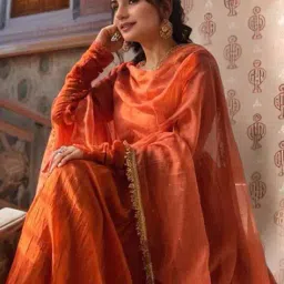 svaraa Women Anarkali Kurta Set with Lace Details image 3