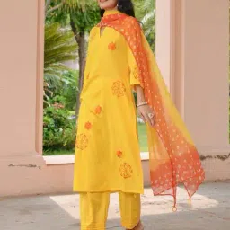 dayaachi Women Printed Straight Kurta with Pants & Dupatta Set image 3