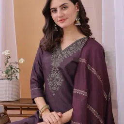 svaraa Women Embroidery Straight Kurta Set image 3