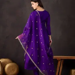 tanuka Women Embroidered Anarkali Kurta Set image 3