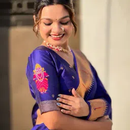 semore Women Printed Saree with Contrast Border image 3