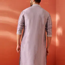 vastramay Men Embroidered Regular Fit Long Kurta with Mandarin Collar image 3