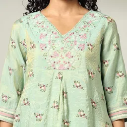 avaasa mix n' match Women Embroidered Flared Kurta image 4