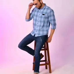 campus sutra Men Checked Regular Fit Shirt with Spread Collar image 4