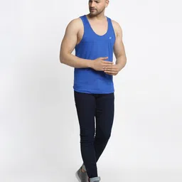 friskers Sleeveless Vest with Round Neck image 4