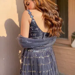 zeel clothing Women Embellished & Embroidered Lehenga Choli Set with Dupatta image 4