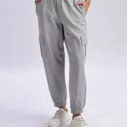 calvin klein jeans Women Heathered Cargo Joggers with Insert Pockets image 4