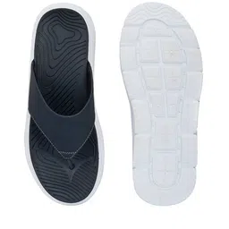 softio Striped Thong-Style Flip-Flops image 4