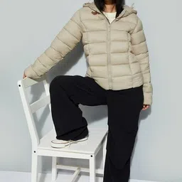 max Women Quilted Hooded Jacket image 4
