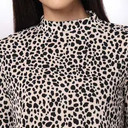 fig Women Relaxed Fit Sweatshirt with Puffed Sleeves image 4