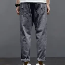 vooter Men Mid Rise Relaxed Jeans image 4