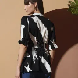 zwerlon x ag Women Printed Regular Fit Top image 4