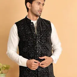 jompers Men Embellished Regular Fit Nehru Jacket image 4