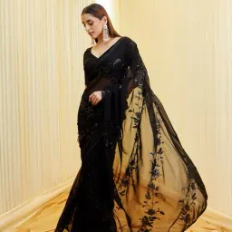 kasee Women Embellished Traditional Saree image 4