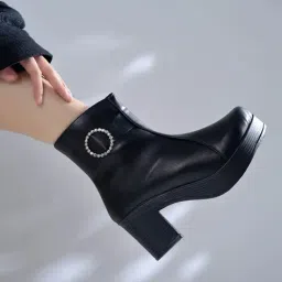 shoetopia Women Ankle-Length Boots with Zip Closure image 4