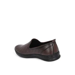 bucik Men Round-Toe Slip-On Sandals  image 4