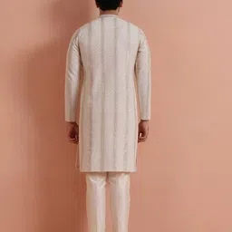 kisah Men Embroidered Regular Fit Long Kurta with Mandarin Collar image 4