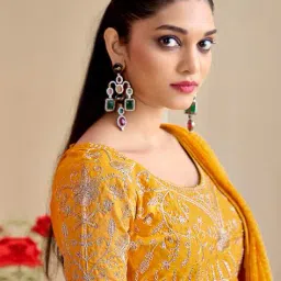 ri-wah Women Design Zari Embroidered Traditional Saree image 4