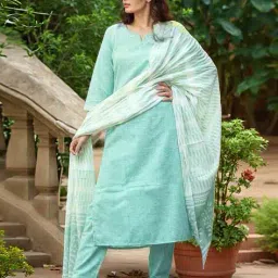 gosriki Women Embroidered Straight Kurta Suit Set image 4