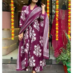 svaraa Women Floral Print Flared Kurta Suit Set image 4