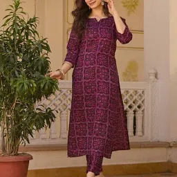 nyrika Women Floral Print Straight Kurta Set image 4