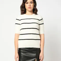 yousta Women Striped Round-Neck Pullover image 4