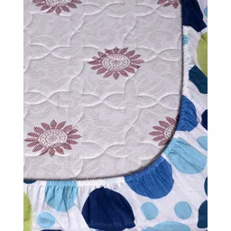 divine casa 144 TC Polka-Dot Print Fitted Single Bedsheet with Pillow Cover image 5