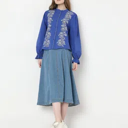 vero moda Women Floral Embroidered Regular Fit Shirt image 5