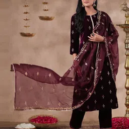 ishin Women Embroidered Straight Kurta with Pants & Dupatta image 5