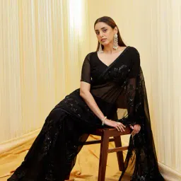 kasee Women Embellished Traditional Saree image 5