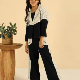 bugandbees Girls Self-Design Pants with Top Set image 5