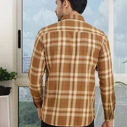 neon chillie Men Checked Regular Fit Shirt  image 5