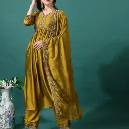 svaraa Women Embroidered Anarkali Kurta Set with Dupatta image 5
