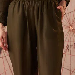 lakshita Women Embroidery Straight Kurta Set image 5