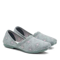 asian Women Slip-On Shoes image 5