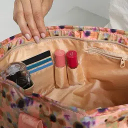 puma Women Tote Bag image 5