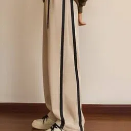 jump cuts Men Striped Mid-Rise Track Pants-picture-41