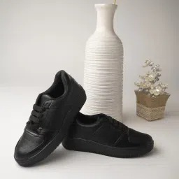 shoetopia Boys Round-Toe Sneakers with Lace Fastening image 1