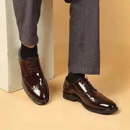 Men Round-Toe Lace-Up Derby Shoes-image-5